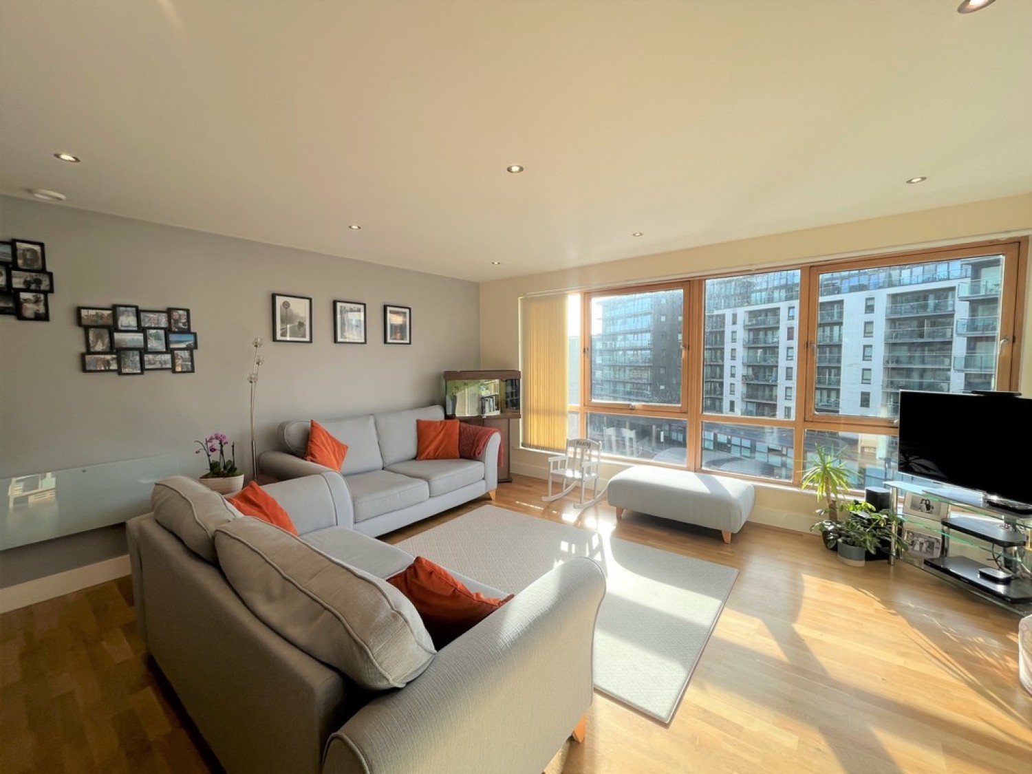 2 bedroom Flat for Letting McClure House