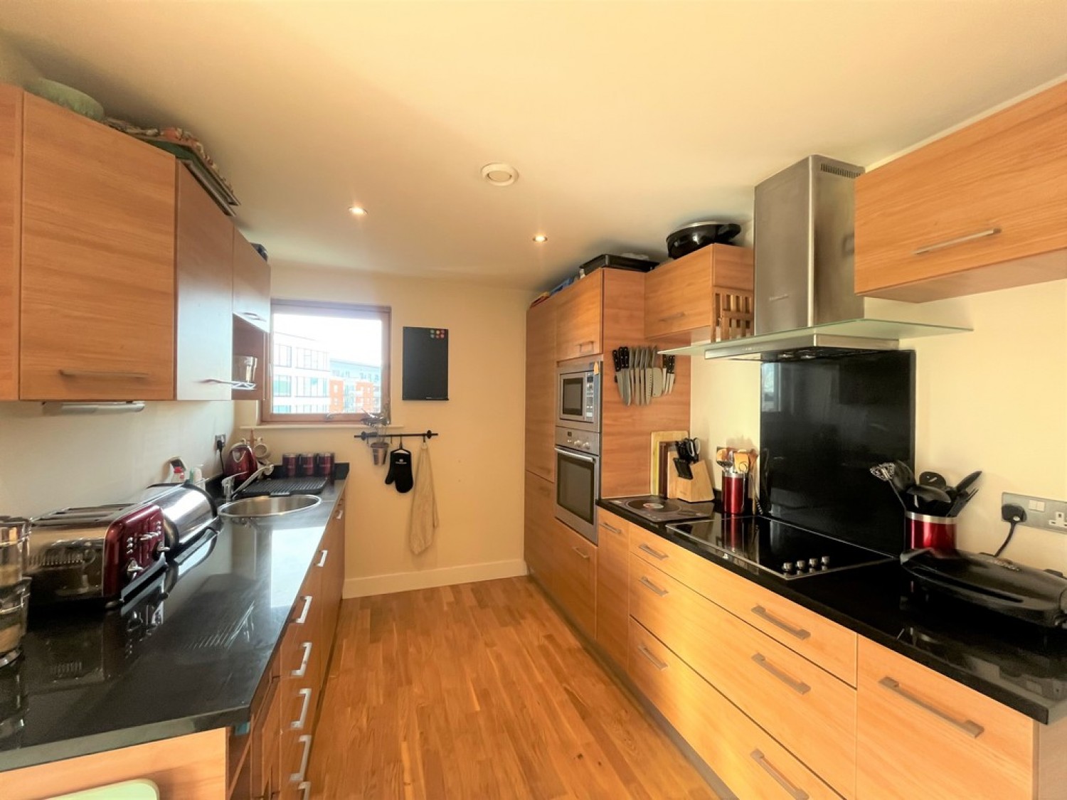 2 bedroom Flat for Letting McClure House