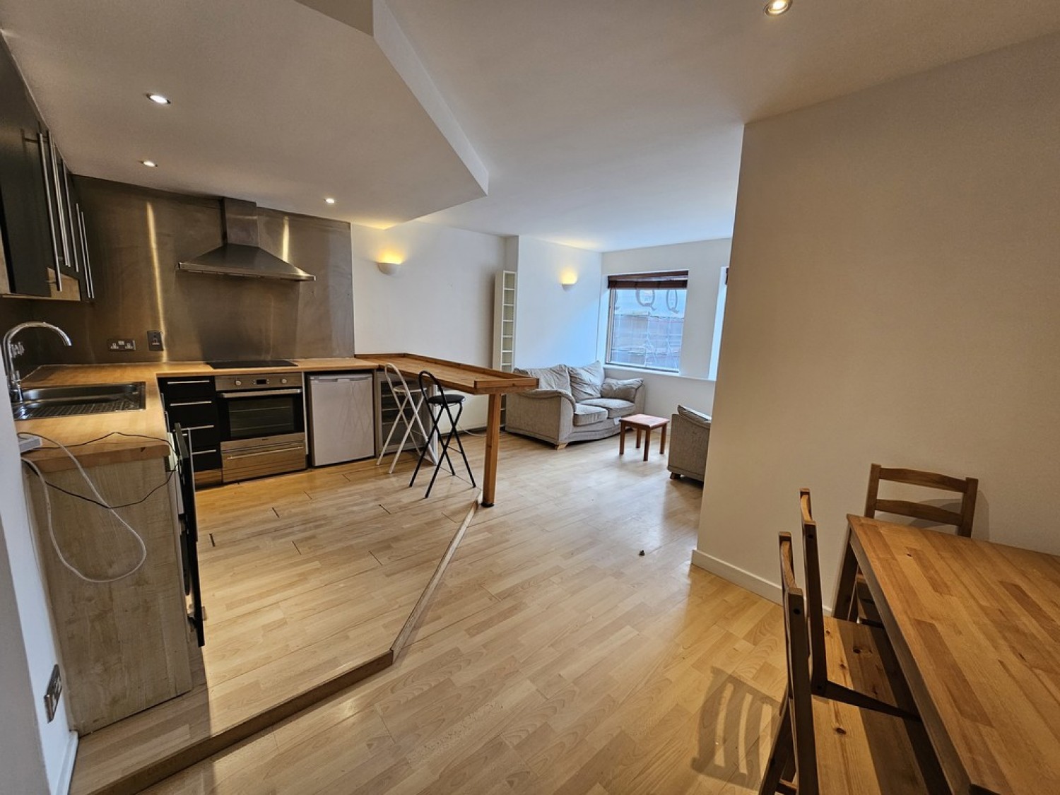 2 bedroom Flat for Letting 14 Park Row