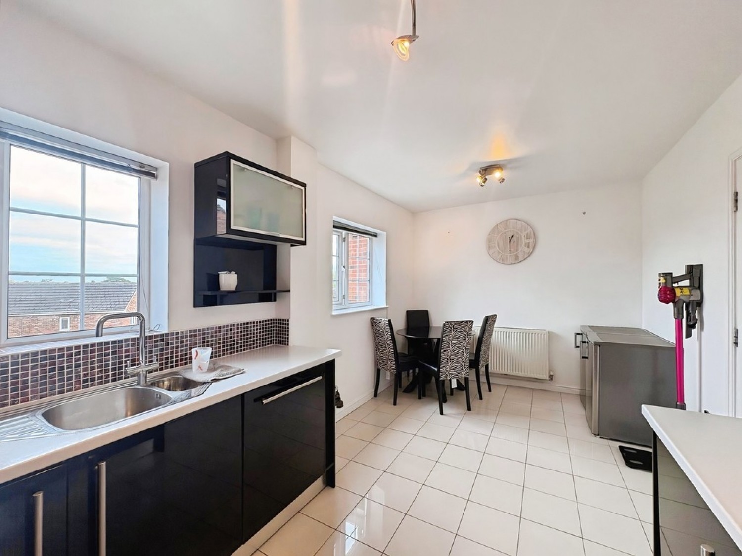 2 bedroom Flat for Letting St Georges Park, Rothwell, Leeds