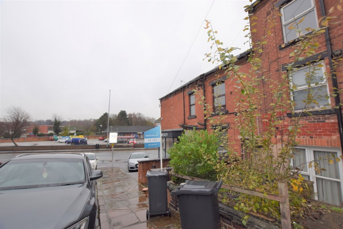 Kirkstall Road, LS4
