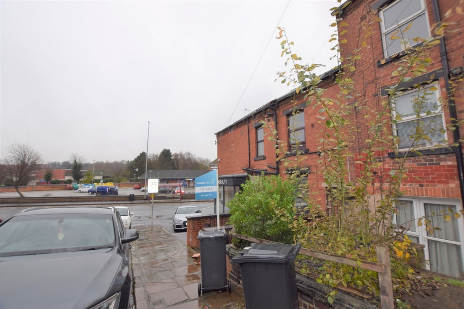 Kirkstall Road, LS4