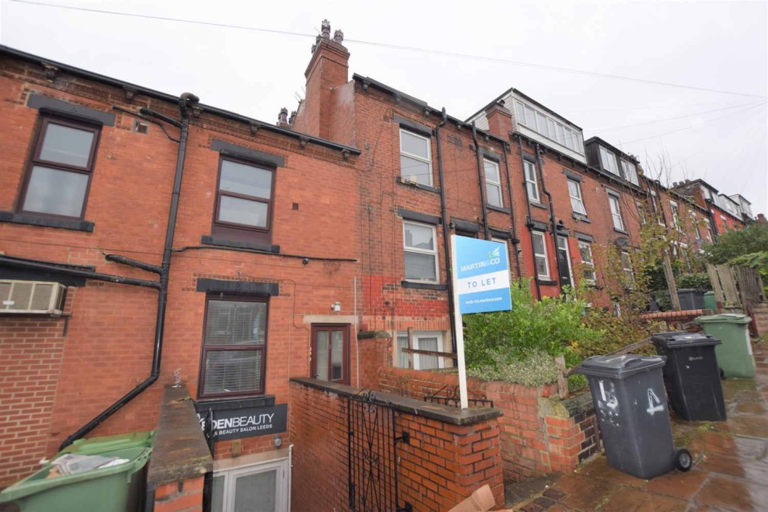 Kirkstall Road, LS4