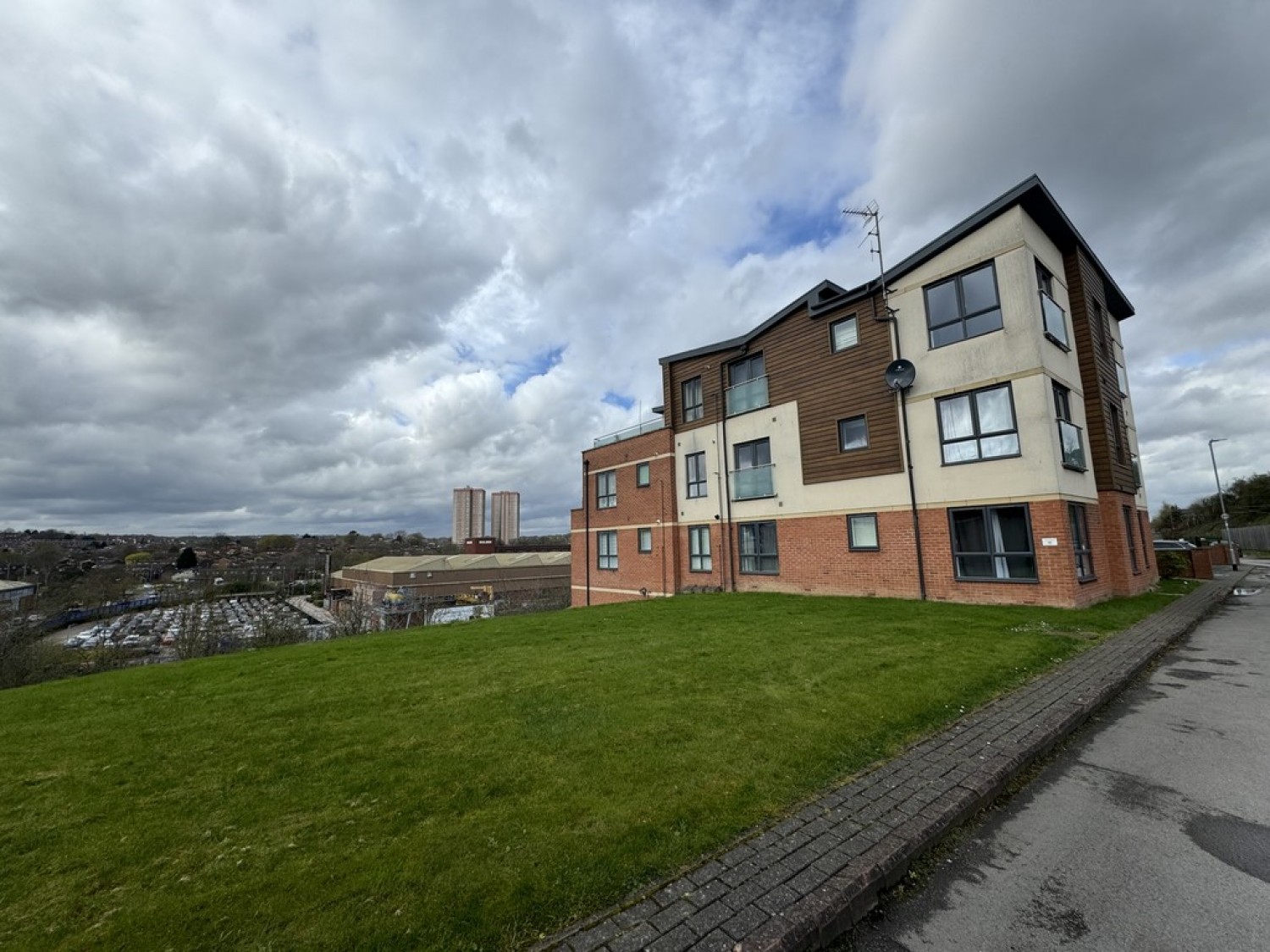 2 bedroom Flat for Letting Pullman House