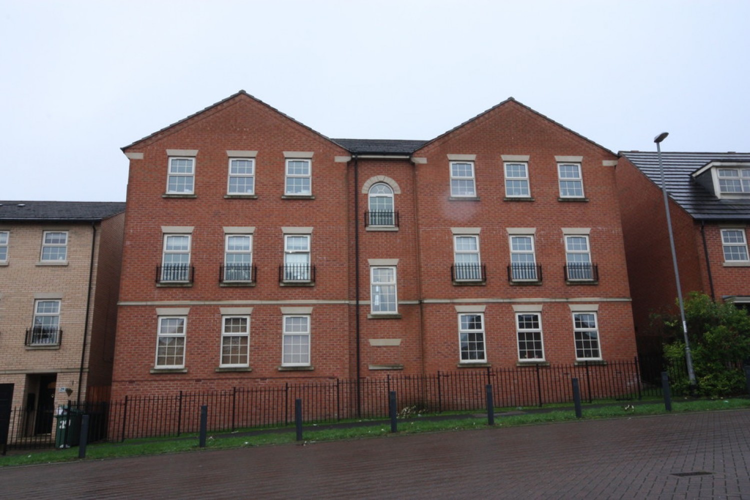 2 bedroom Flat for Sale Vienna Court, Churwell