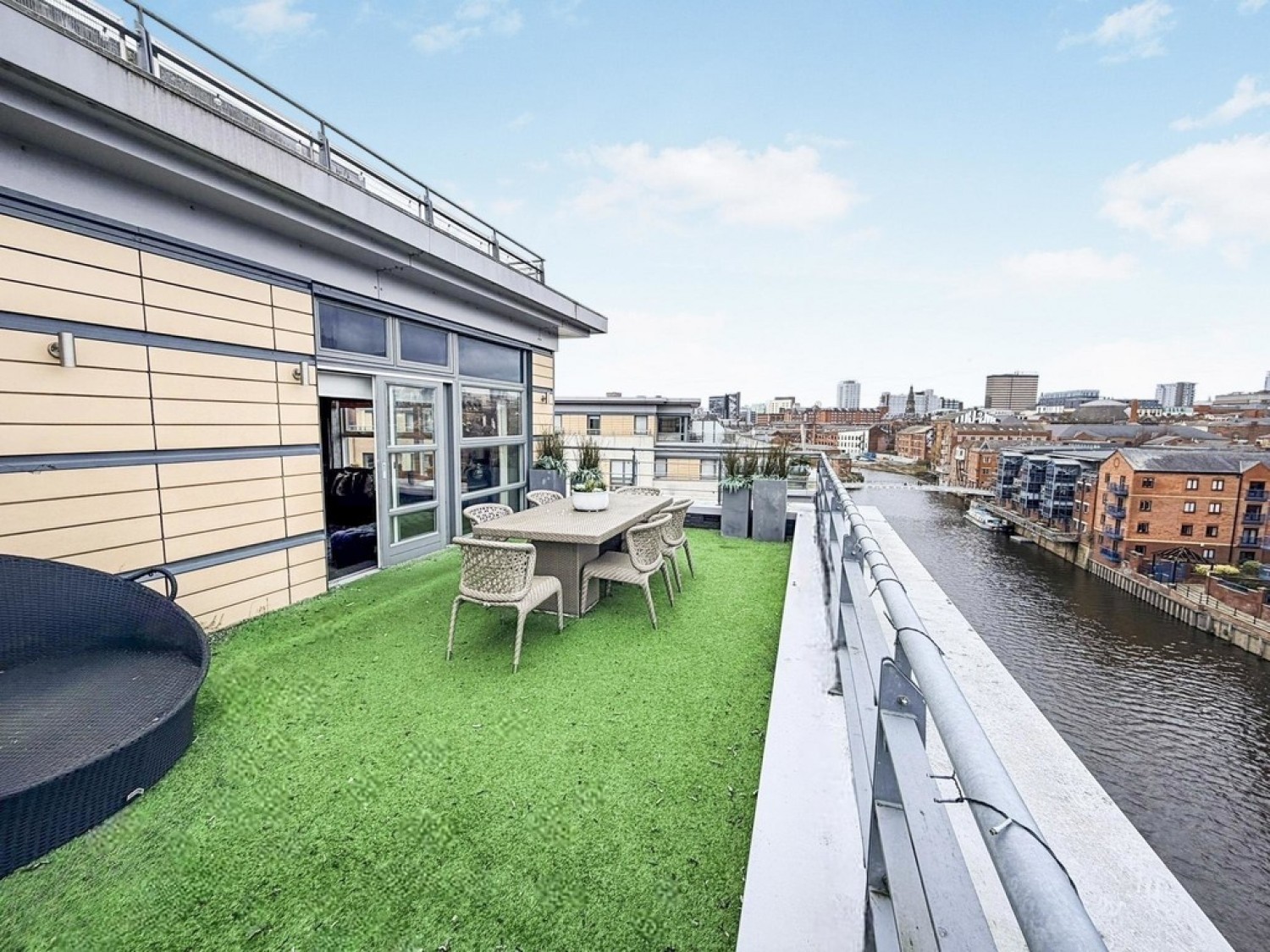 2 bedroom Flat for Sale Regents Quay, Brewery Wharf