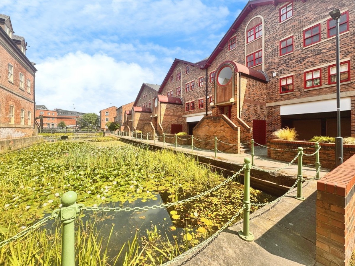 Dock House, Navigation Walk