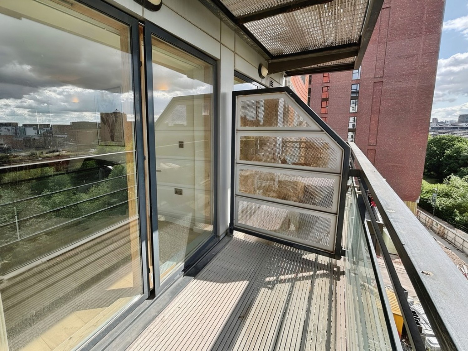Whitehall Waterfront, 2 Riverside Way