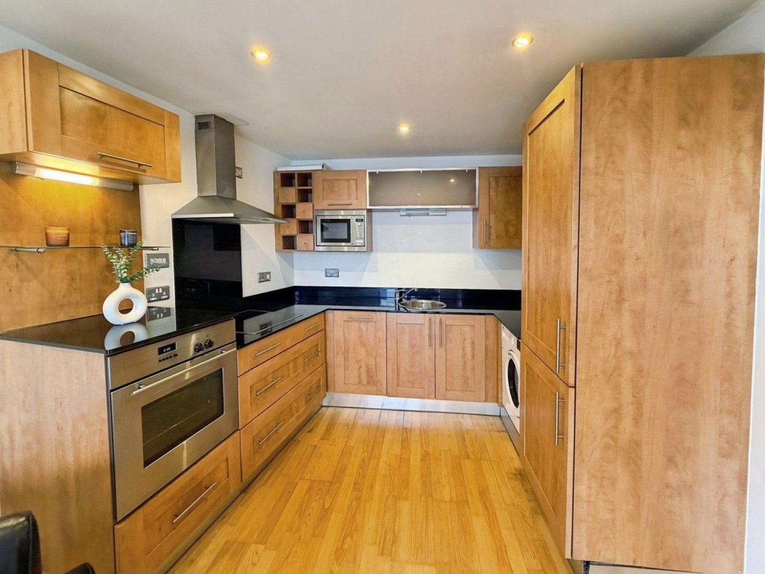 2 bedroom Flat for Sale Mackenzie House, Chadwick Street