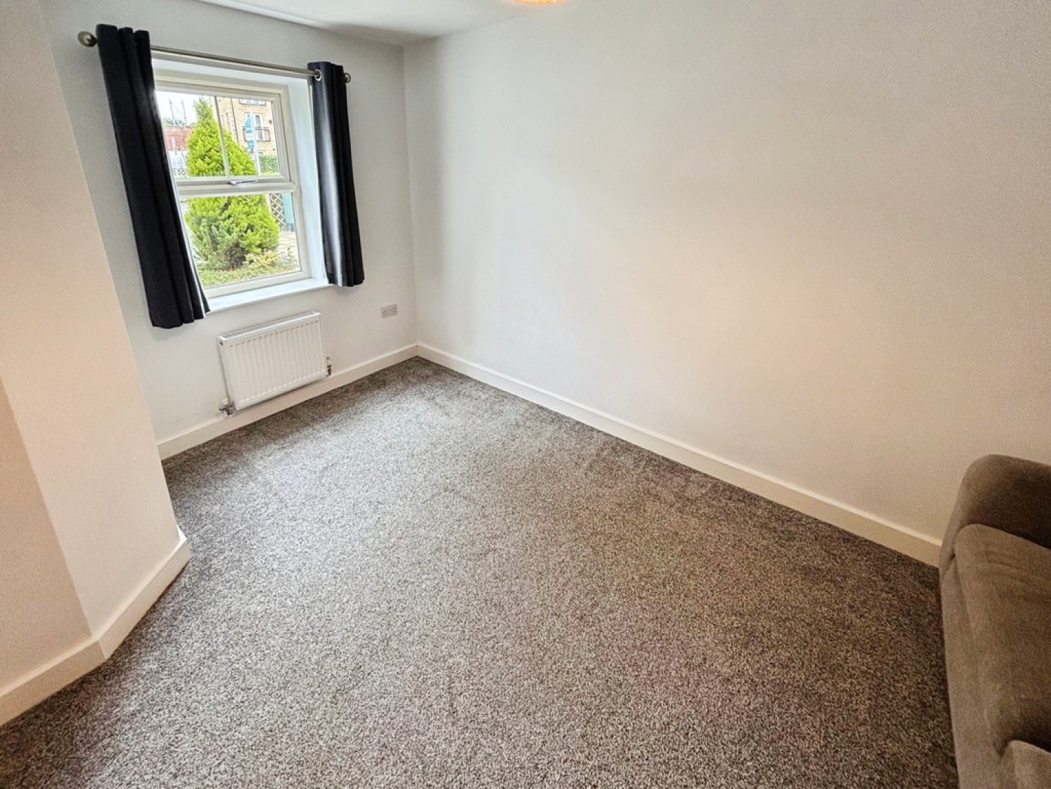 Holts Crest Way, Leeds