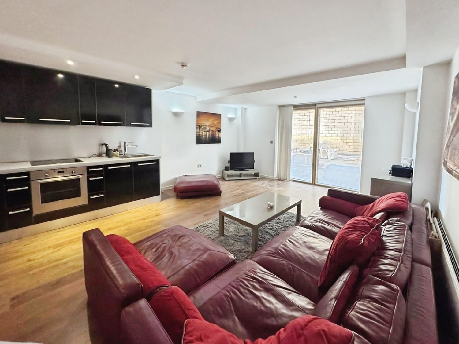 2 bedroom Flat for Sale West Point, Wellington Street