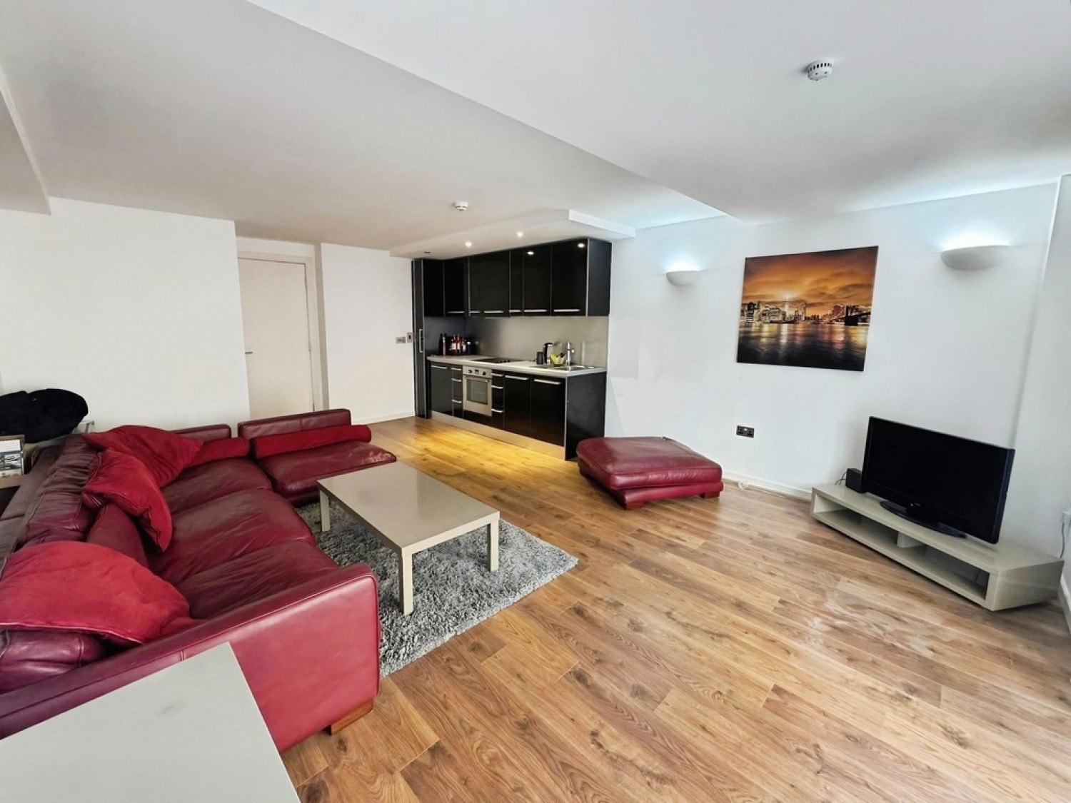 2 bedroom Flat for Sale West Point, Wellington Street