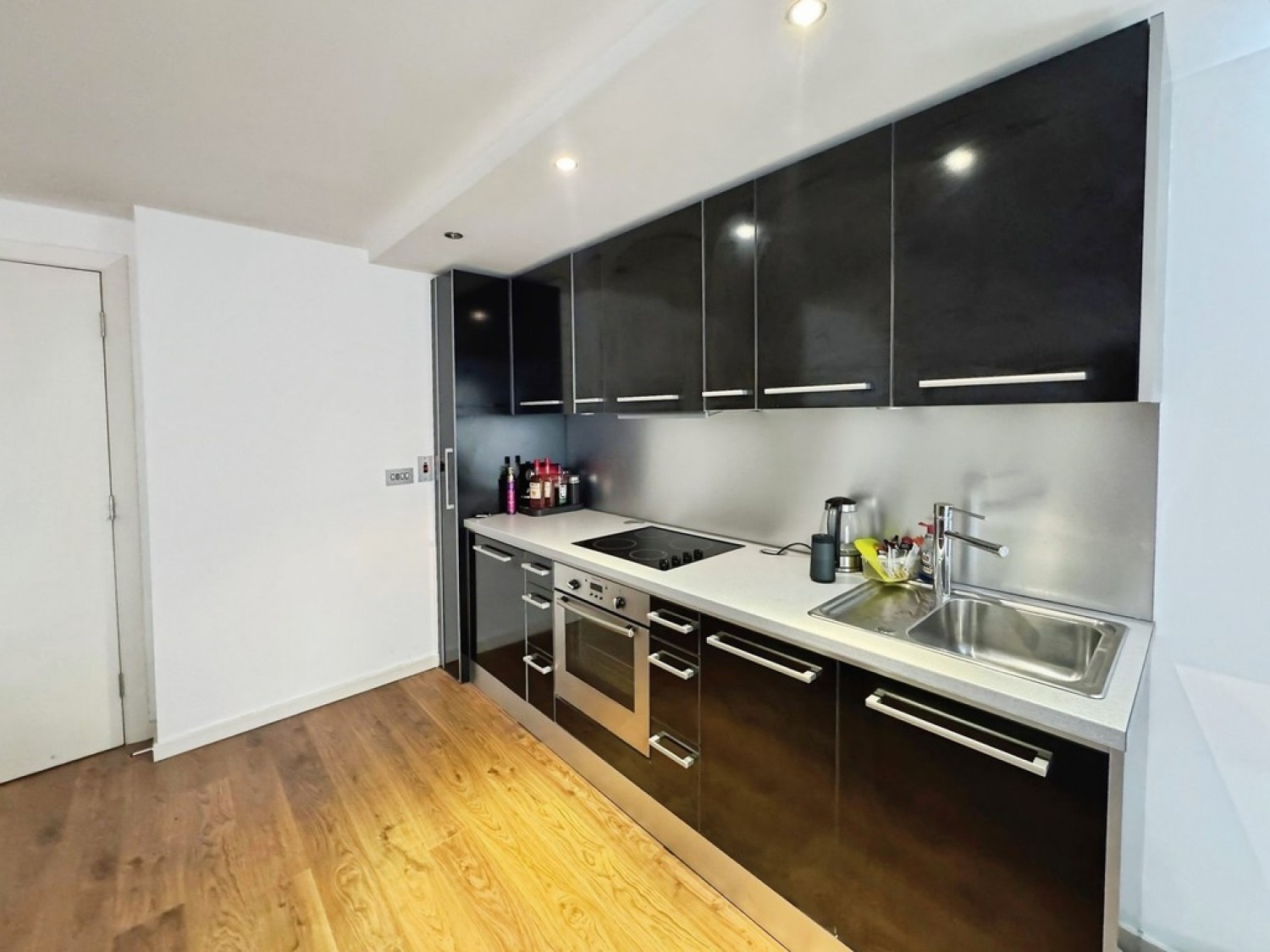 2 bedroom Flat for Sale West Point, Wellington Street