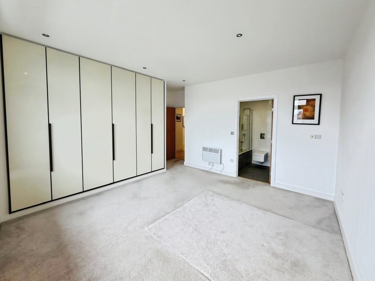 Penthouse at Magellan House, Armouries Way