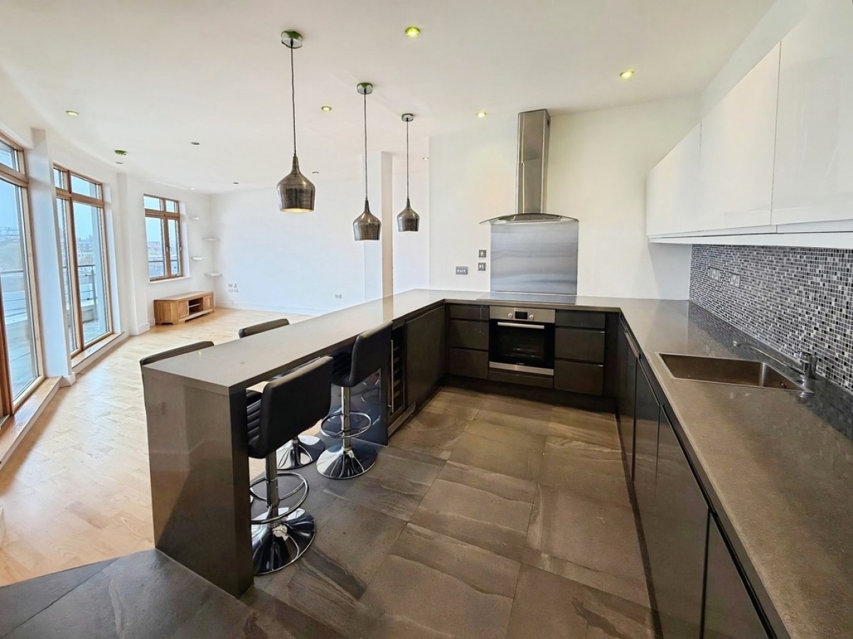 Penthouse at Magellan House, Armouries Way