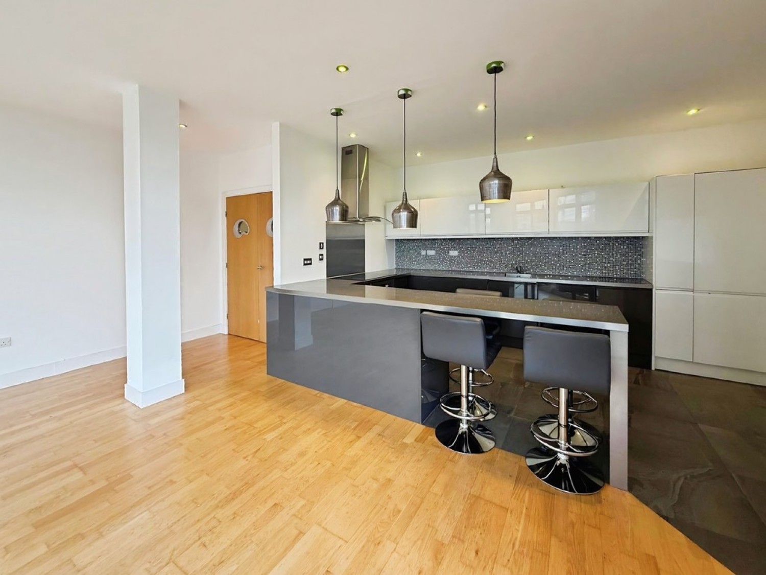 2 bedroom Flat for Sale Penthouse at Magellan House, Armouries Way