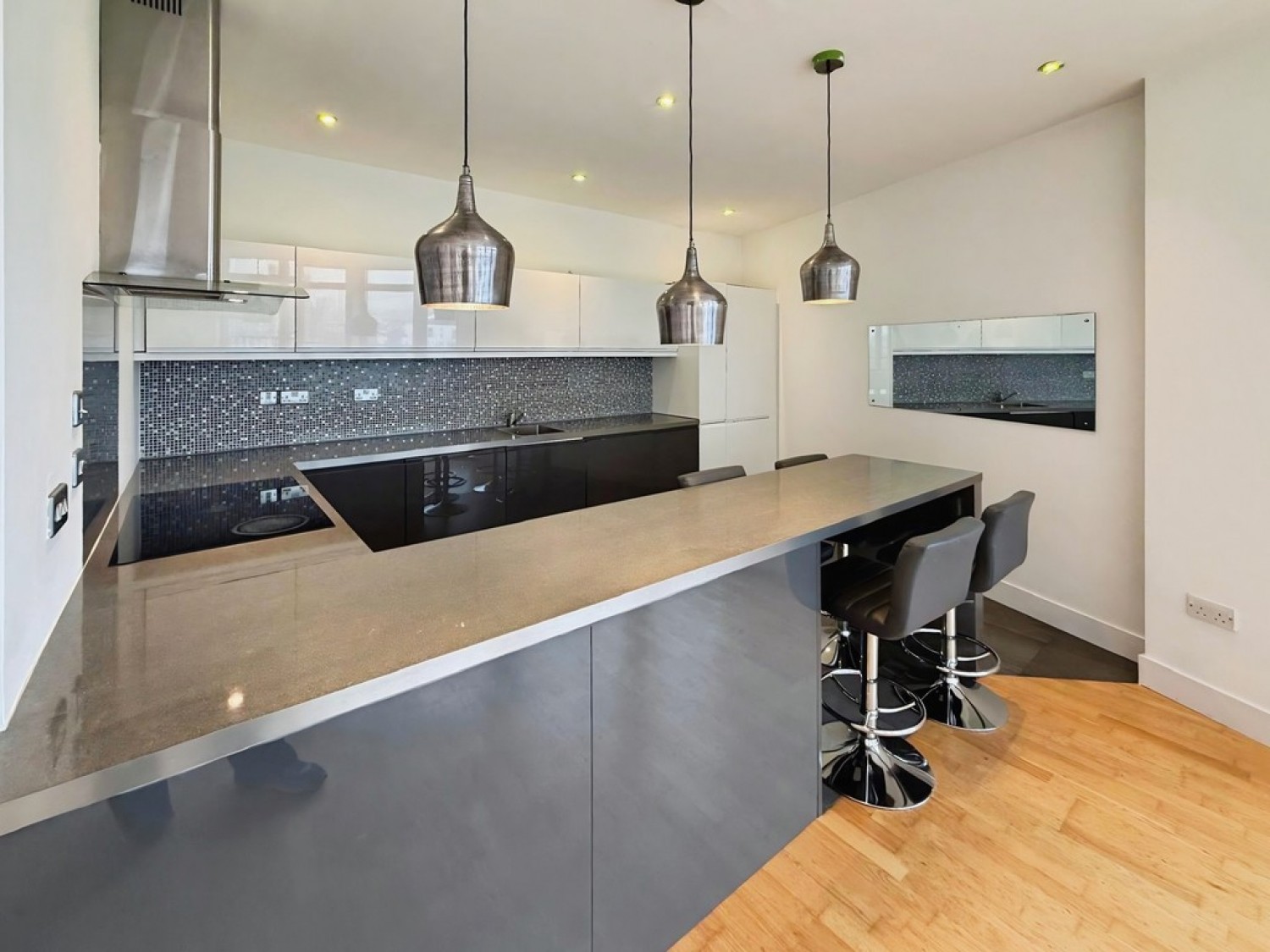 Penthouse at Magellan House, Armouries Way