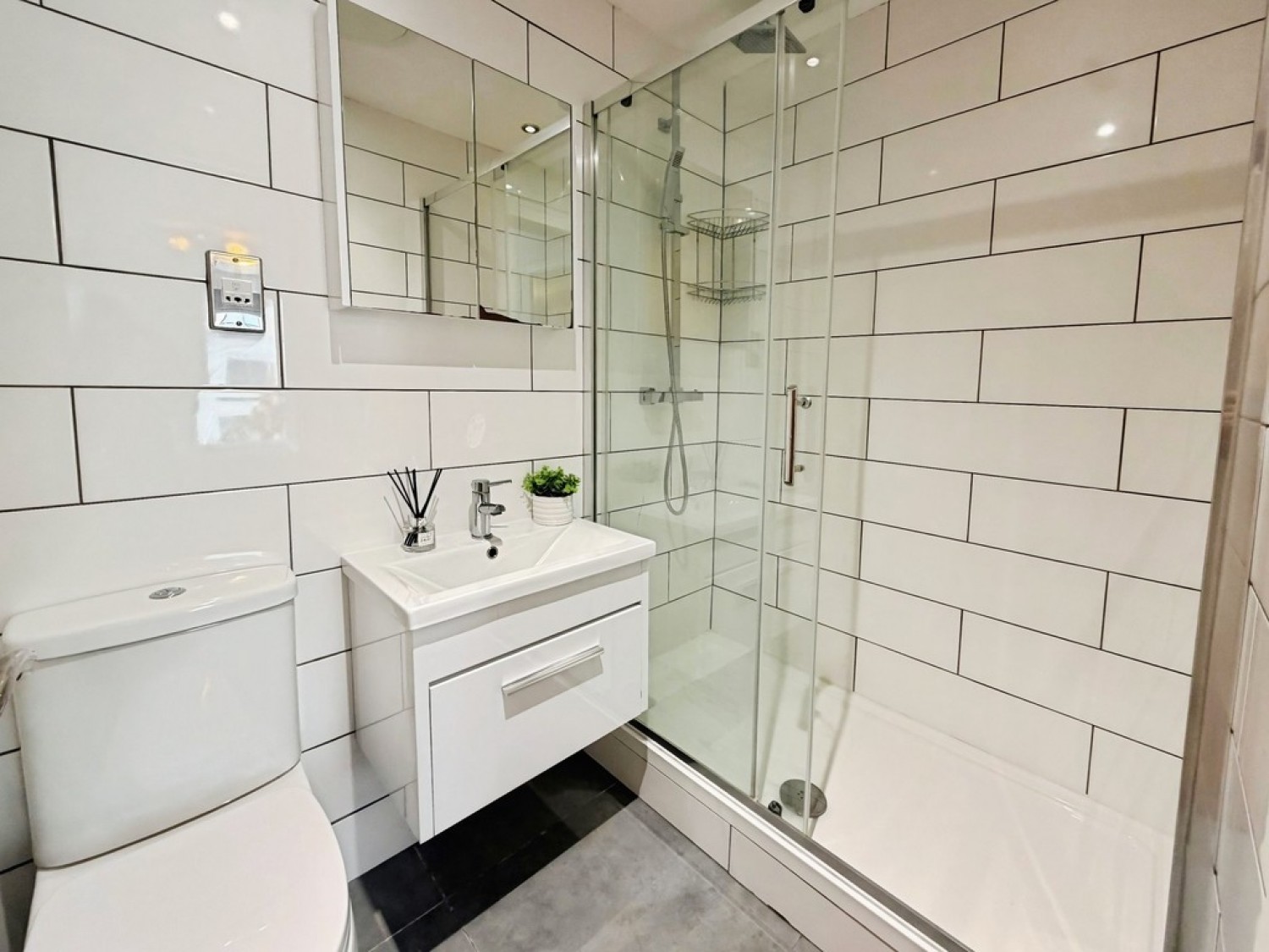 2 bedroom Flat for Sale Regents Quay, Brewery Wharf