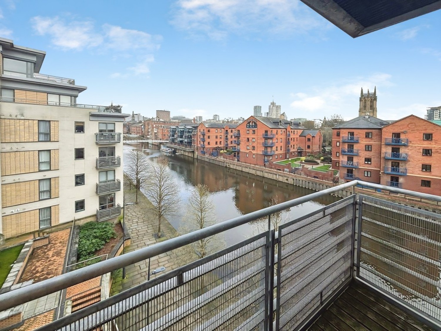 2 bedroom Flat for Sale Regents Quay, Brewery Wharf