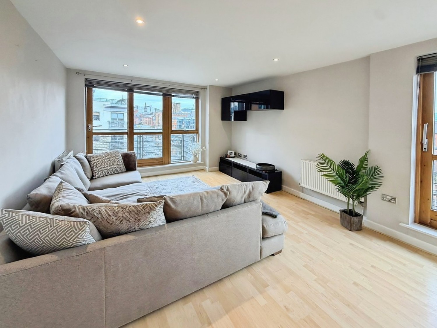 2 bedroom Flat for Sale Regents Quay, Brewery Wharf