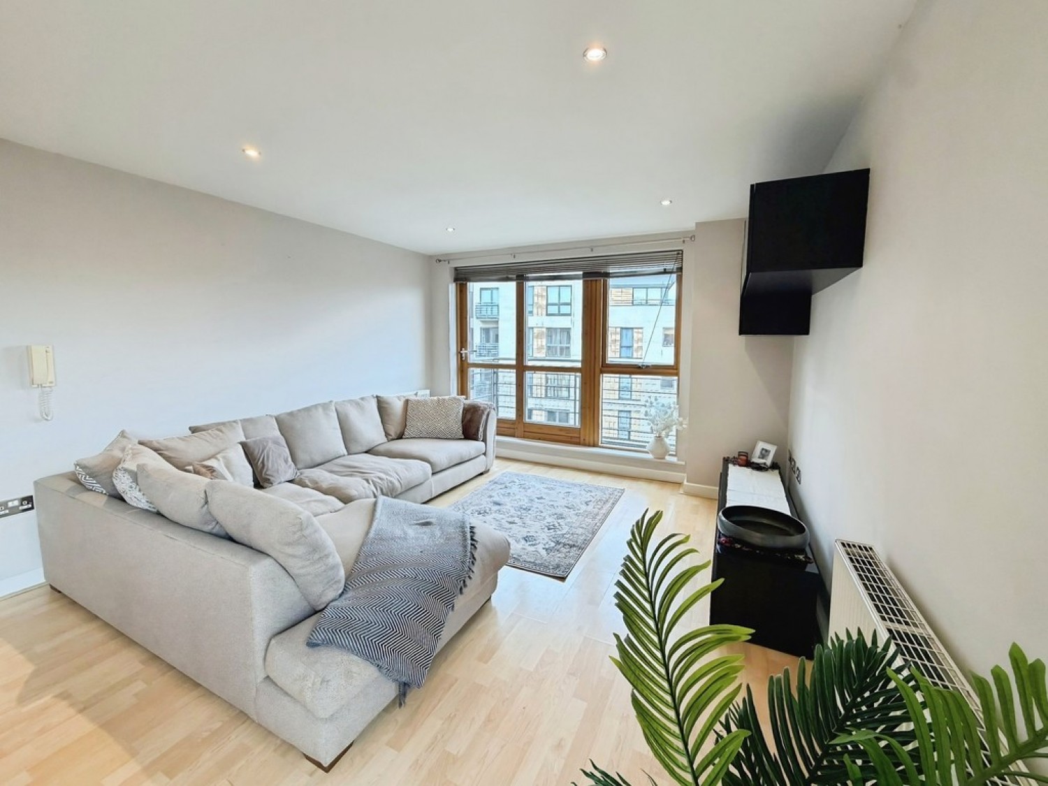 2 bedroom Flat for Sale Regents Quay, Brewery Wharf