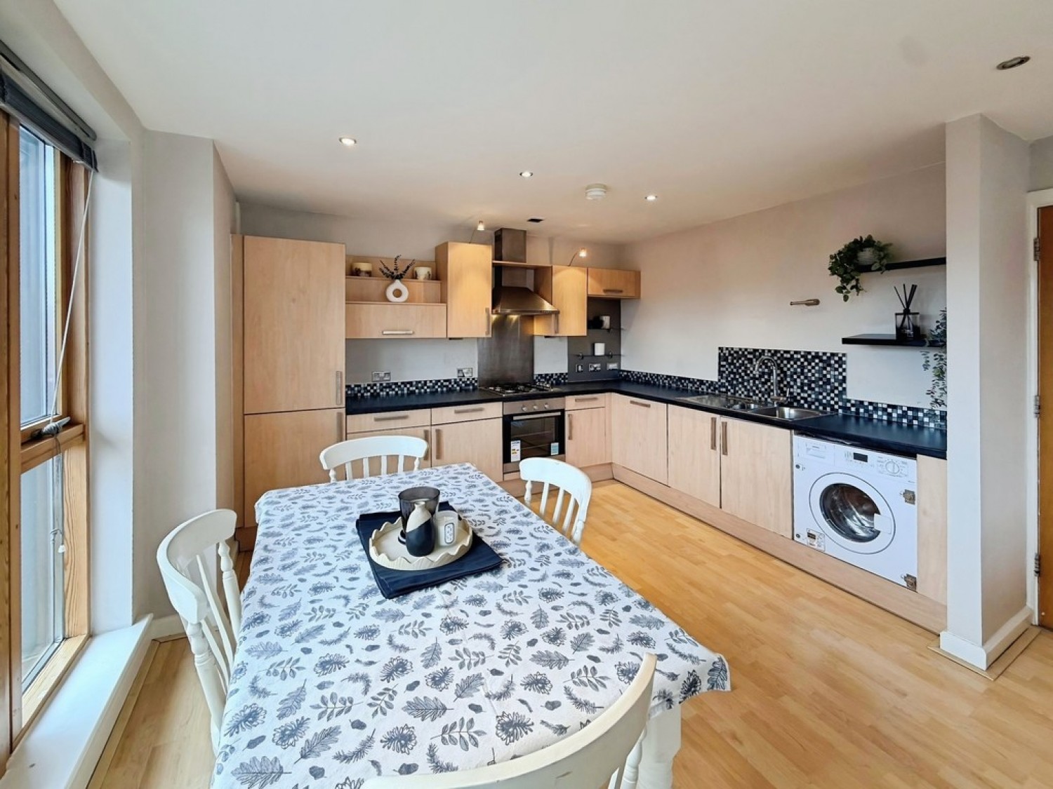 2 bedroom Flat for Sale Regents Quay, Brewery Wharf