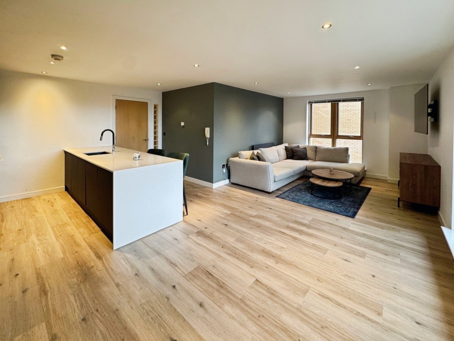 2 bedroom Flat for Sale Balmoral Place, Brewery Wharf