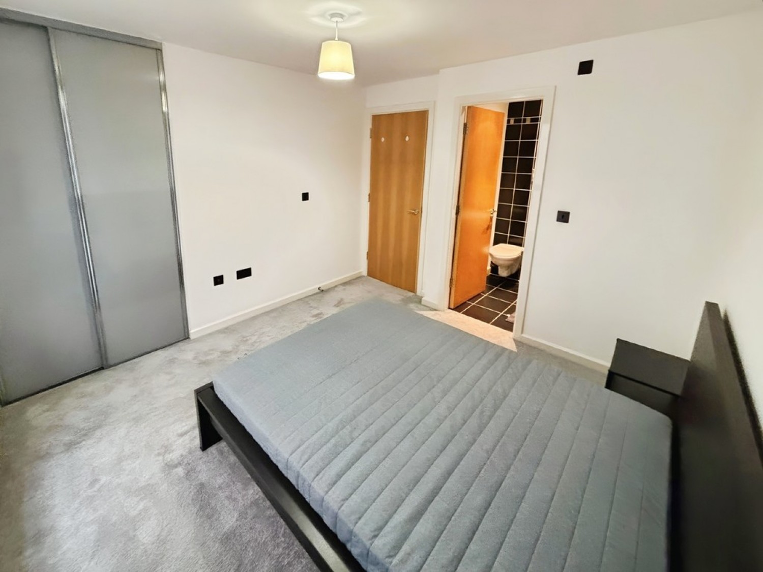 2 bedroom Flat for Sale Balmoral Place, Brewery Wharf