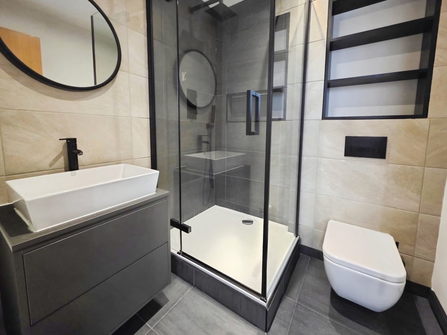 2 bedroom Flat for Letting 14 Park Row