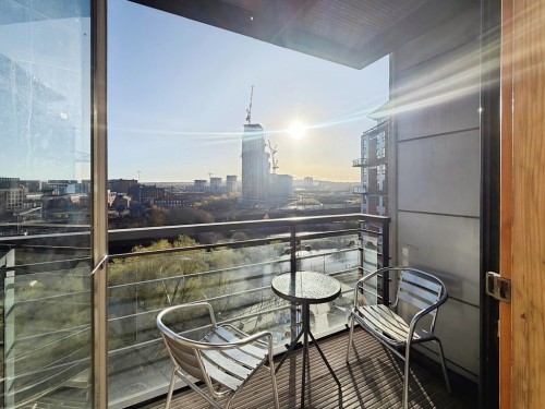 Whitehall Waterfront, Riverside Way LS1