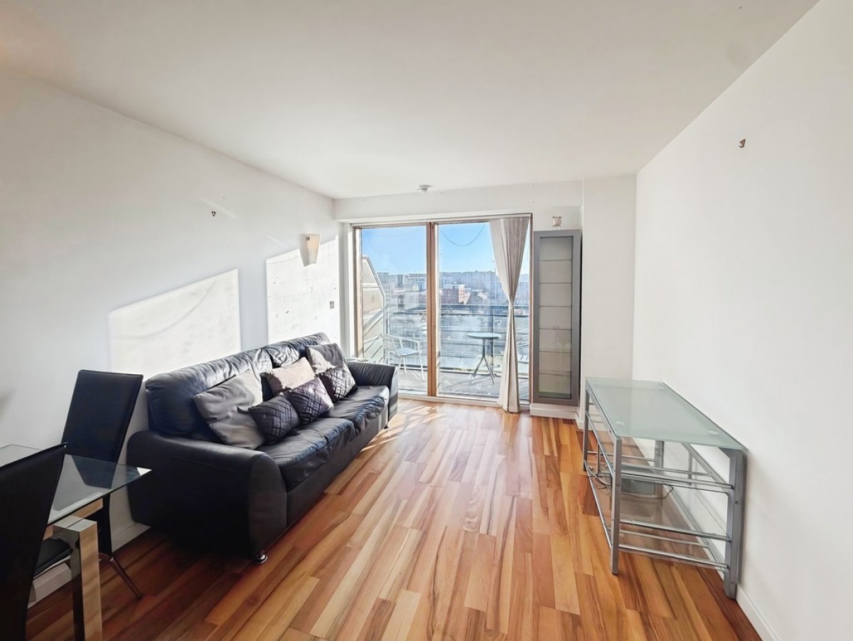 Whitehall Waterfront, Riverside Way LS1