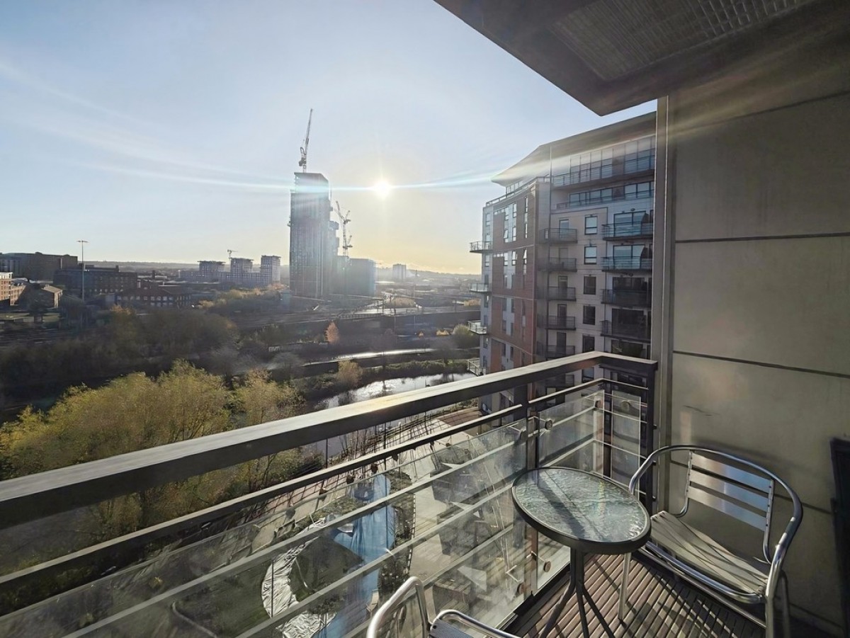 Whitehall Waterfront, Riverside Way LS1