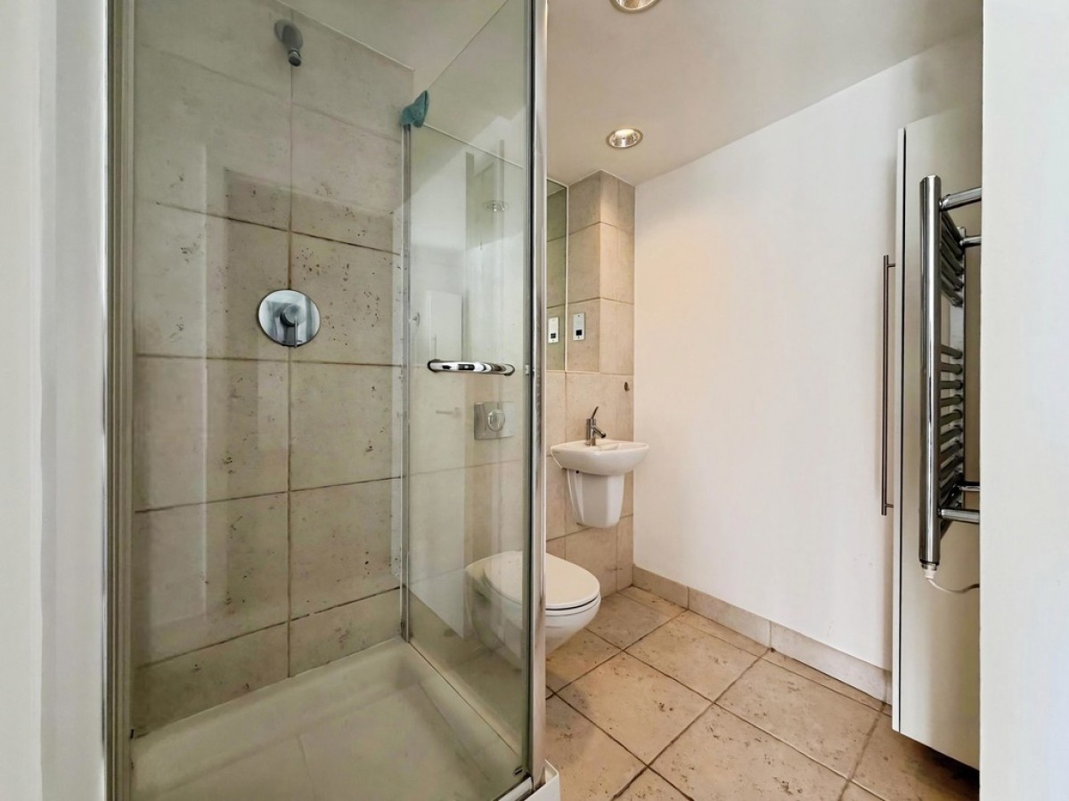 Whitehall Waterfront, Riverside Way LS1