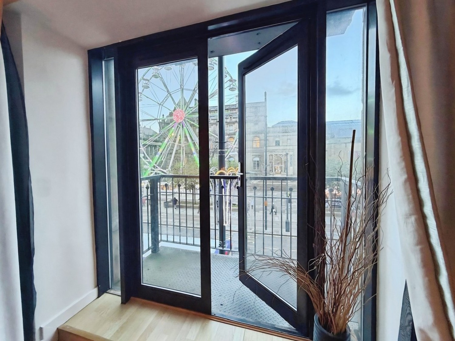 2 bedroom Flat for Sale Victoria House, The Headrow