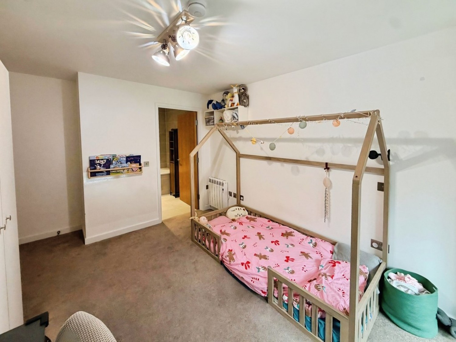 2 bedroom Flat for Sale Ironworks, David Street