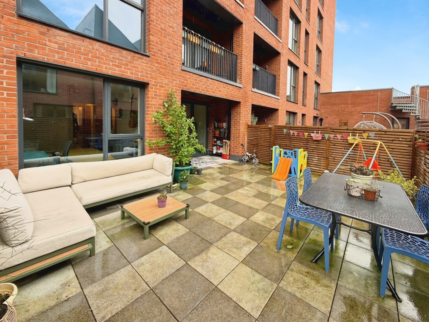 2 bedroom Flat for Sale Ironworks, David Street