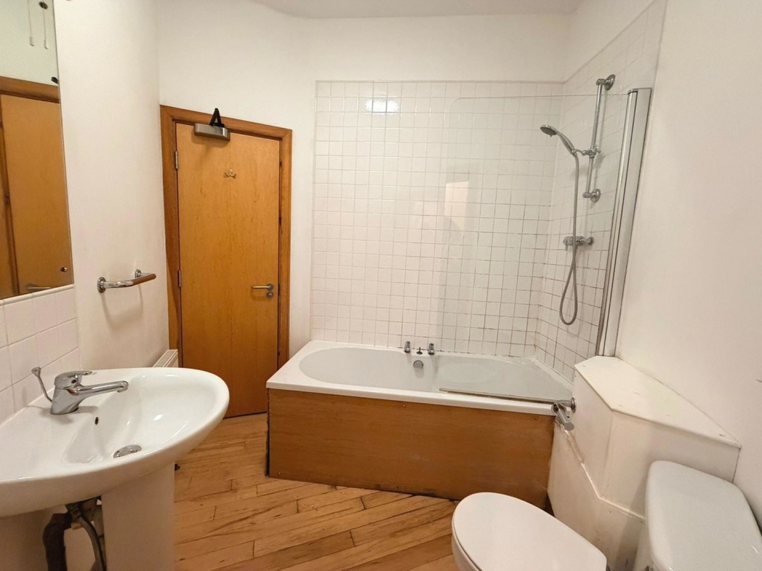 1 bedroom Flat for Sale Simpsons Fold East, 26 Dock Street