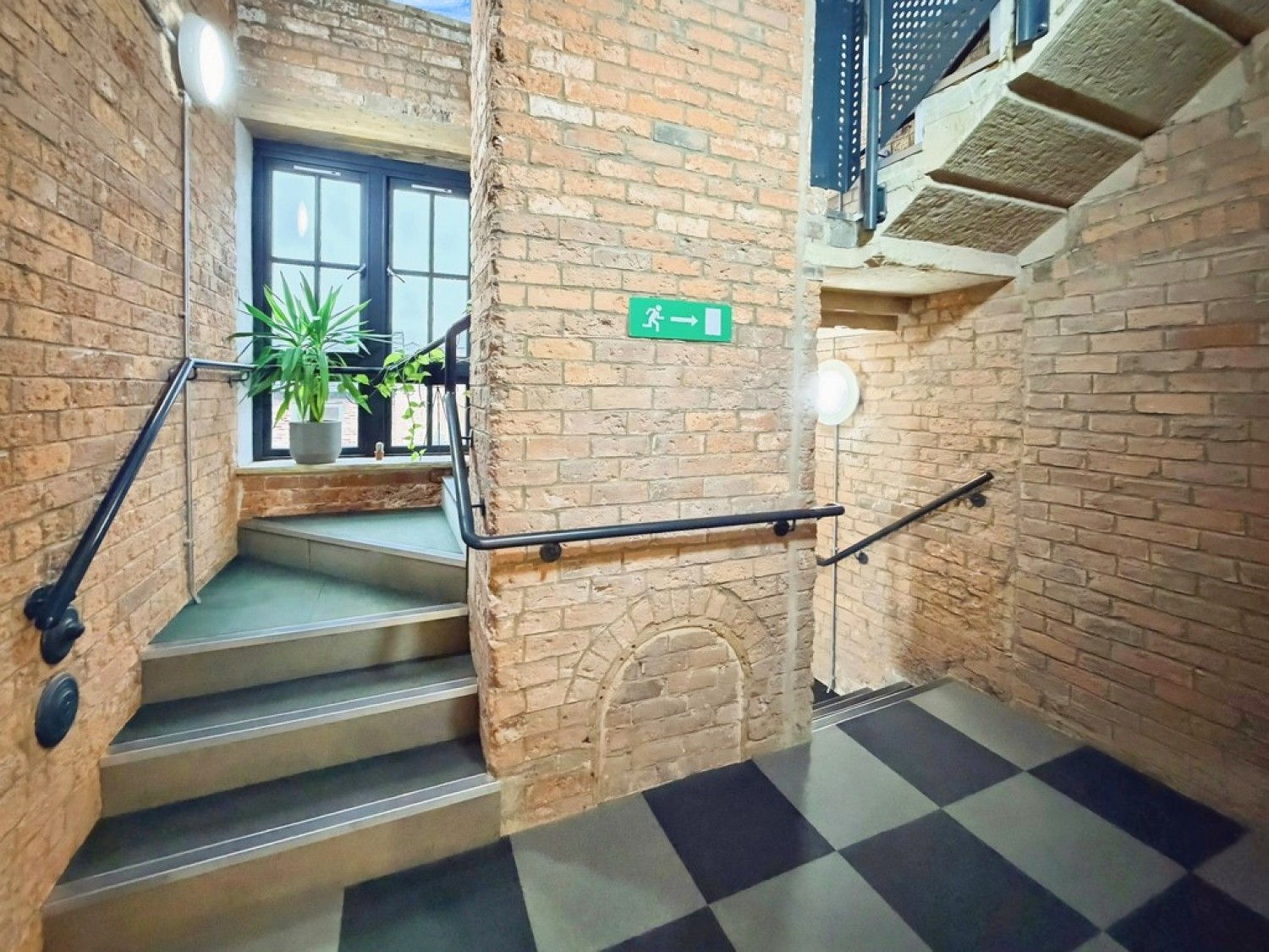 1 bedroom Flat for Sale Simpsons Fold East, 26 Dock Street