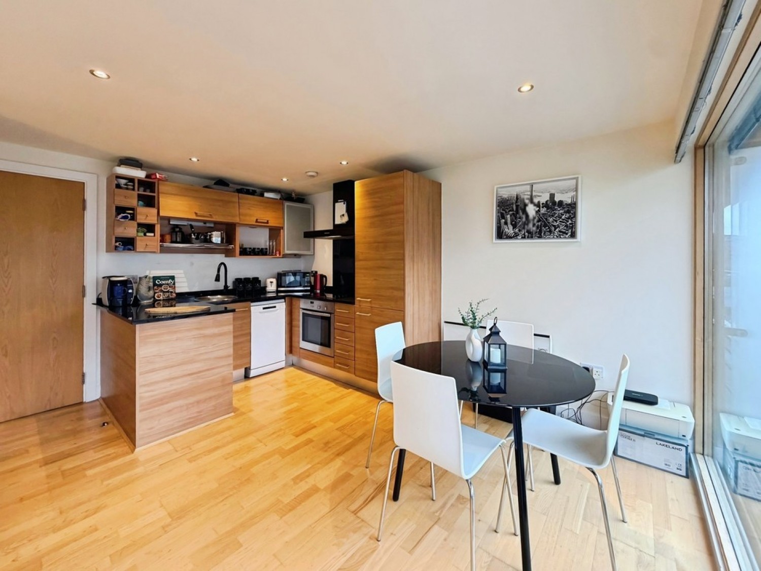 2 bedroom Flat in La Salle, Leeds Dock