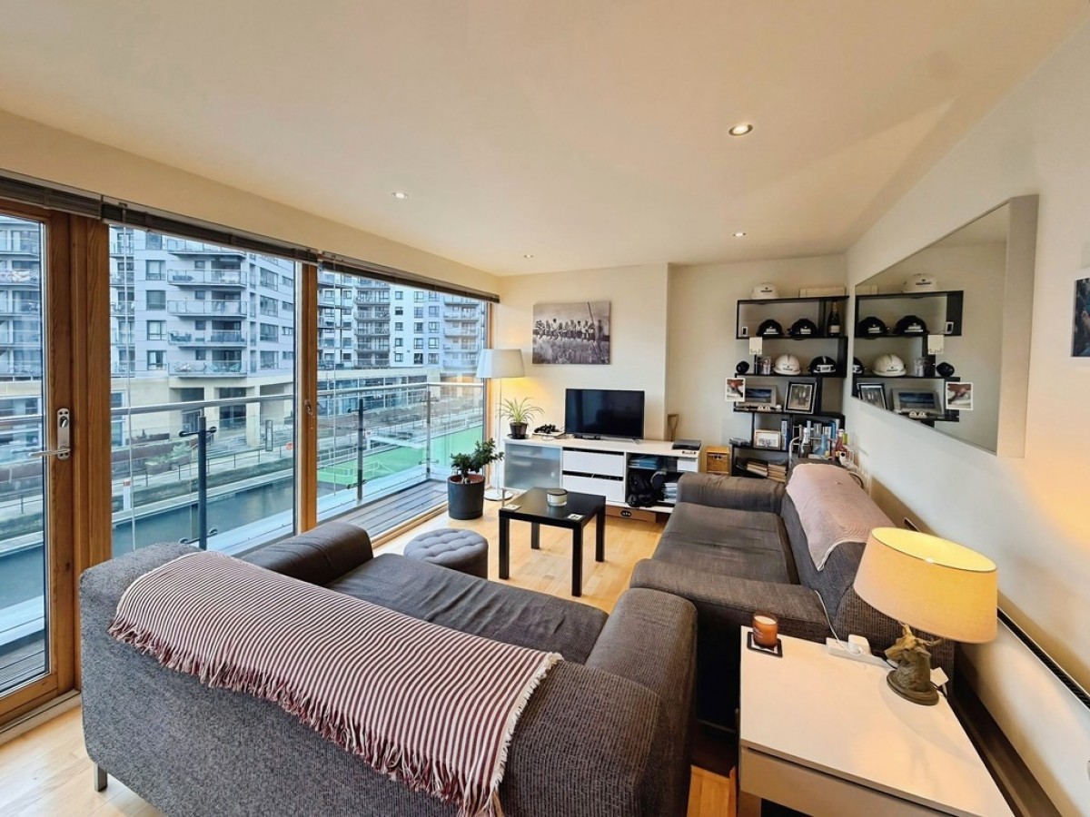 La Salle, Leeds Dock