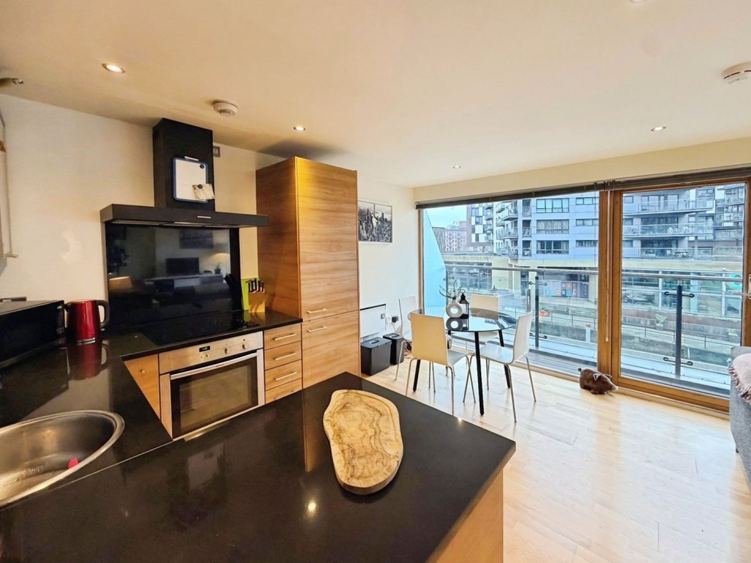 2 bedroom Flat in La Salle, Leeds Dock