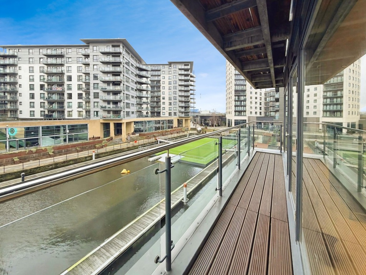 2 bedroom Flat in La Salle, Leeds Dock