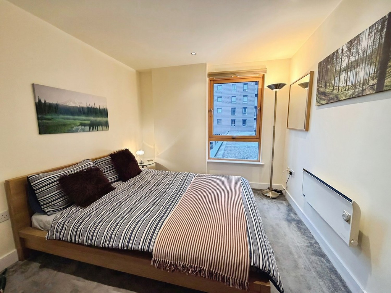 2 bedroom Flat in La Salle, Leeds Dock