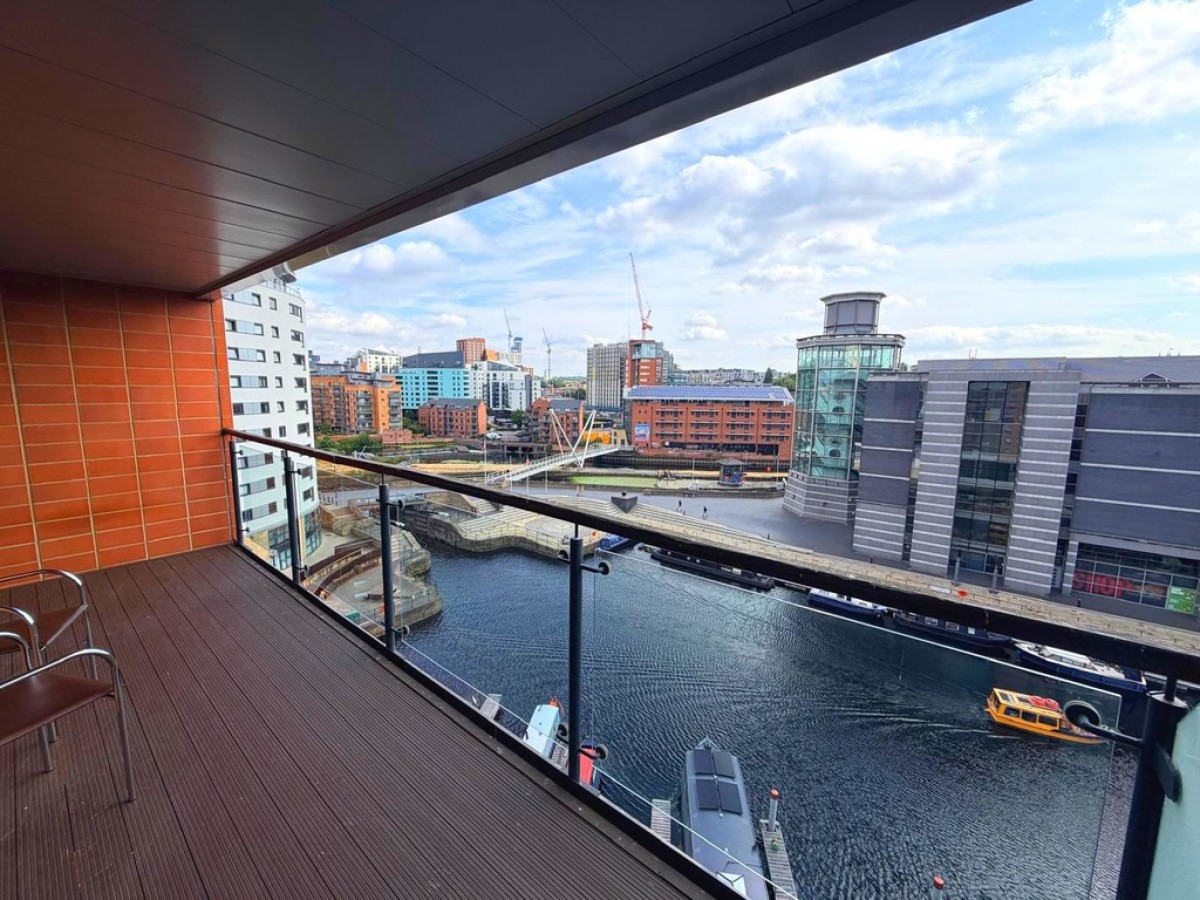 MacKenzie House, Leeds Dock