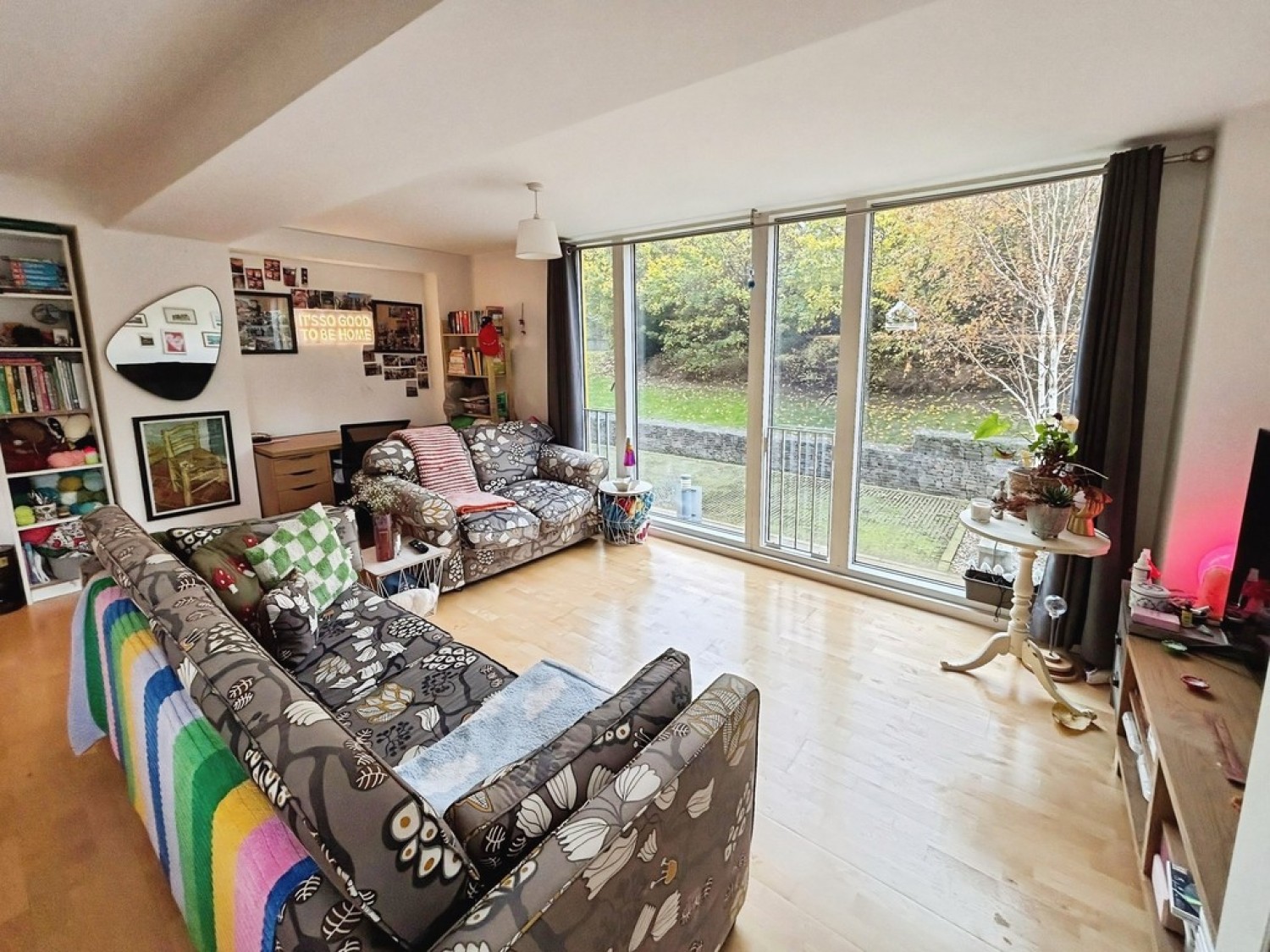 Saxton, The Avenue, Leeds