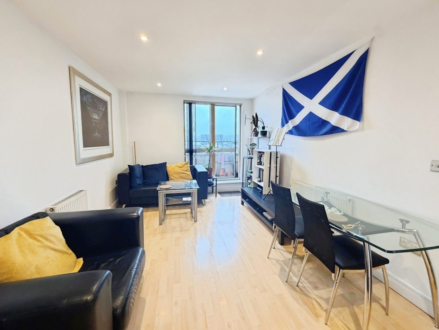 1 bedroom Flat for Sale Cromwell Court, Bowman Lane