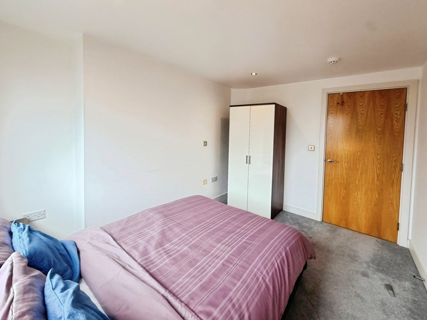 2 bedroom Flat for Sale McClure House, The Boulevard