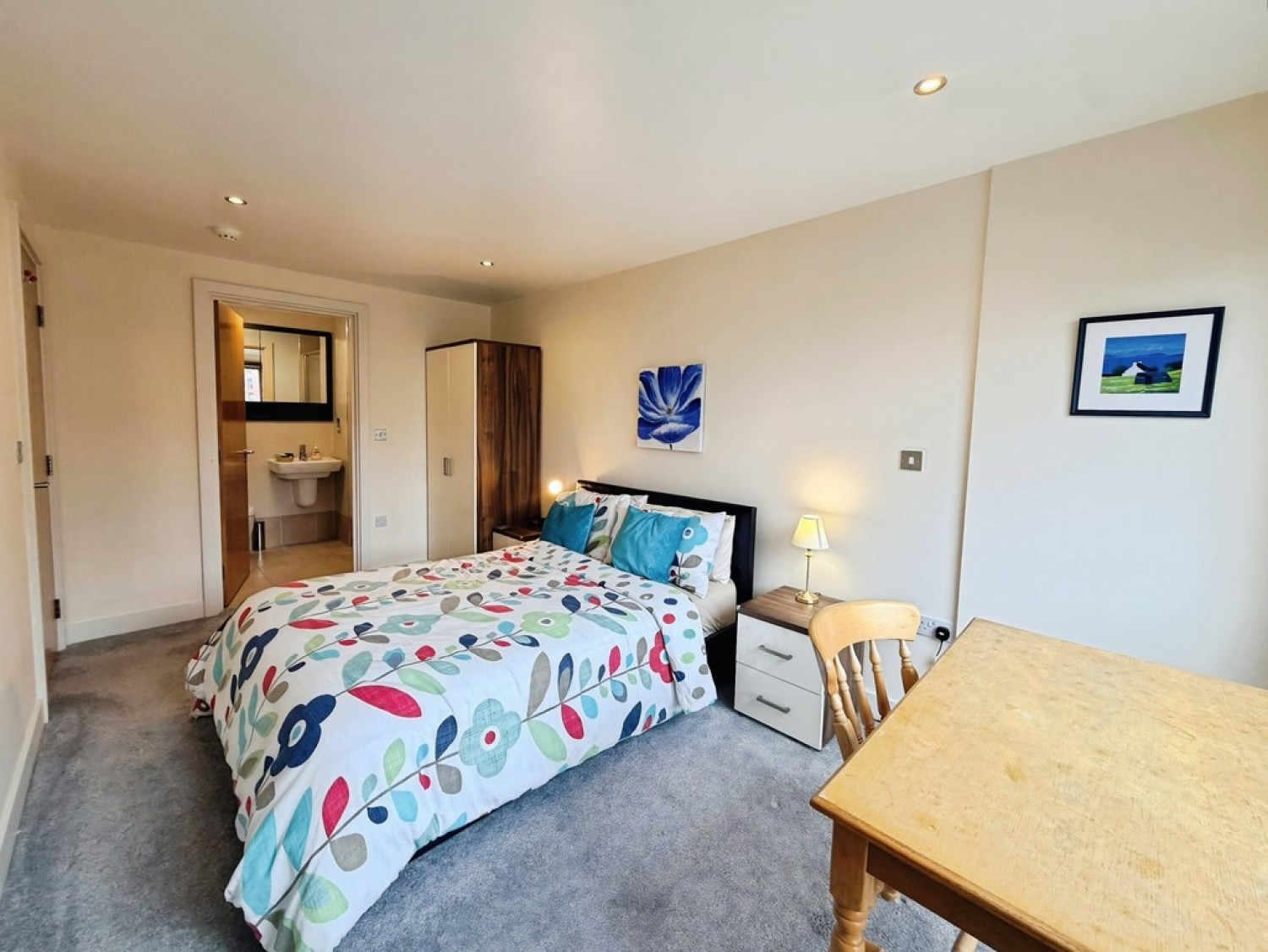 2 bedroom Flat for Sale McClure House, The Boulevard