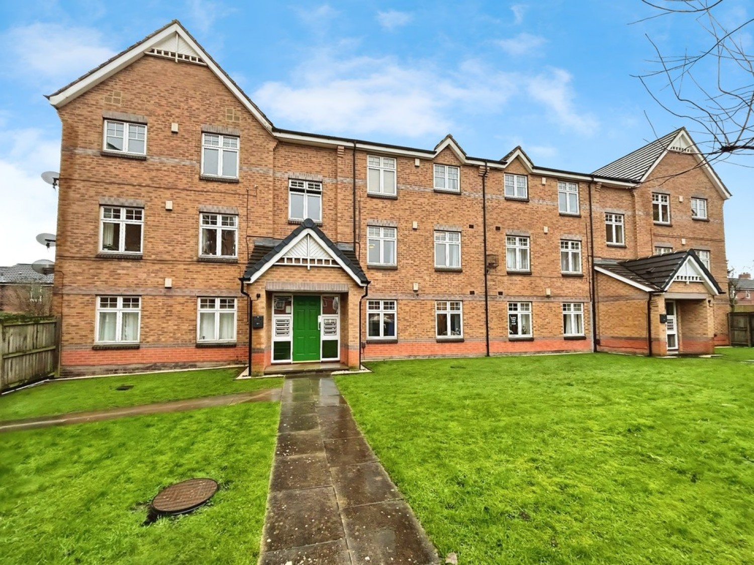 2 bedroom Flat for Sale Helmsley Court, Middleton