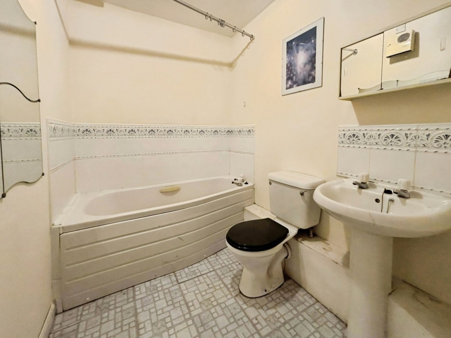 2 bedroom Flat for Sale Helmsley Court, Middleton